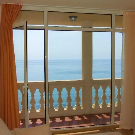 Royal Club - * Elenite