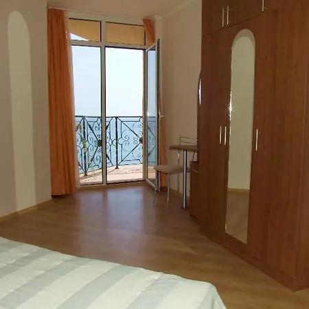Royal Club - * Elenite