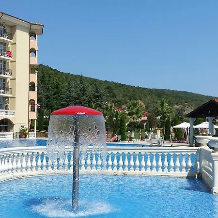 Royal Club - *